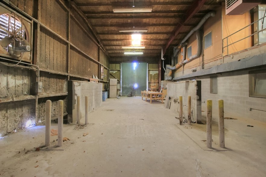 More Photos Of 66 W Colorado Ave, Memphis Warehouse For Sale