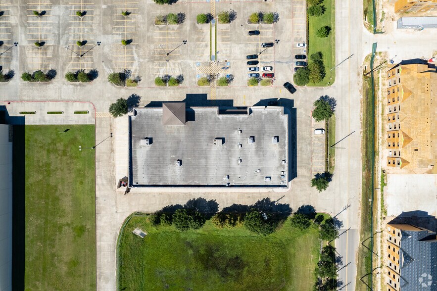 More Photos Of 6911 Fm 1960 Rd W, Houston Freestanding For Lease