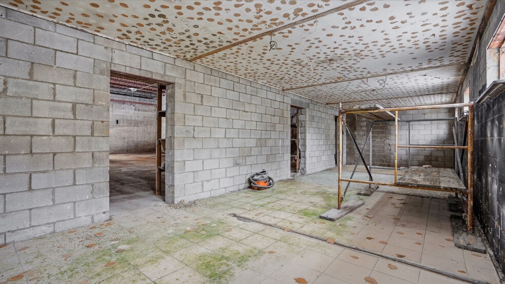 More Photos Of 2750 Banksville Rd, Pittsburgh Warehouse For Sale