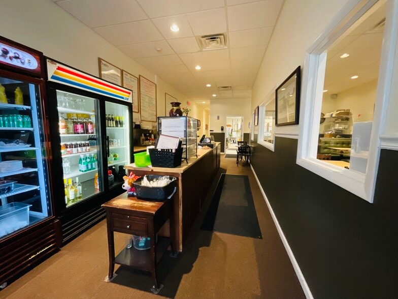 More Photos Of 439 Pittsfield Rd, Lenox Freestanding For Sale