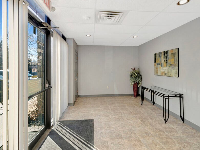 More Photos Of 125 High St, Mansfield Light Distribution For Lease