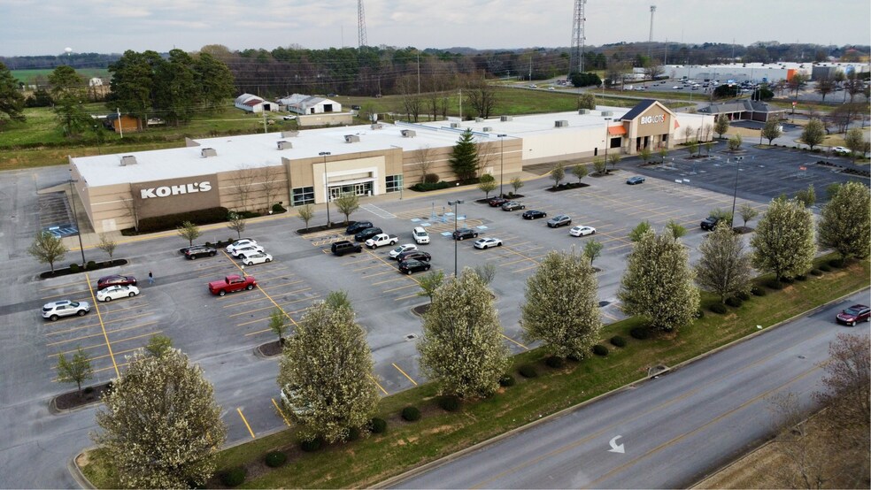 More Photos Of 340 Seville St, Florence Freestanding For Lease