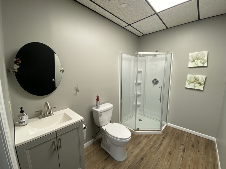 More Photos Of 14 N Main St, Pearl River General Retail For Lease