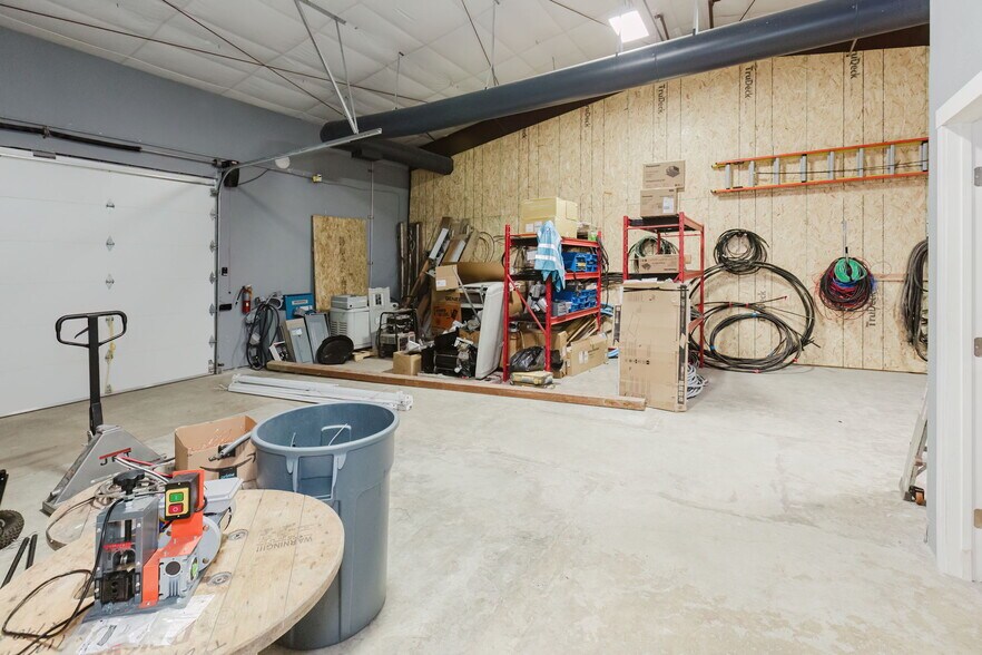 More Photos Of 1415 Lumsden Rd, Port Orchard Warehouse For Sale