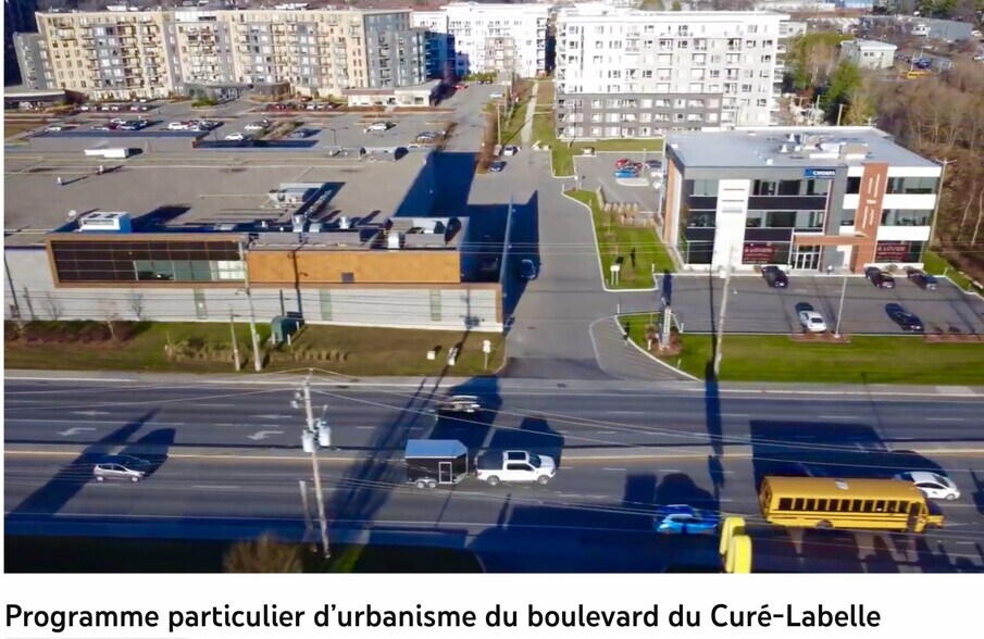 More Photos Of 794 Boul Du Cure-Labelle, Blainville Storefront Retail Office For Lease