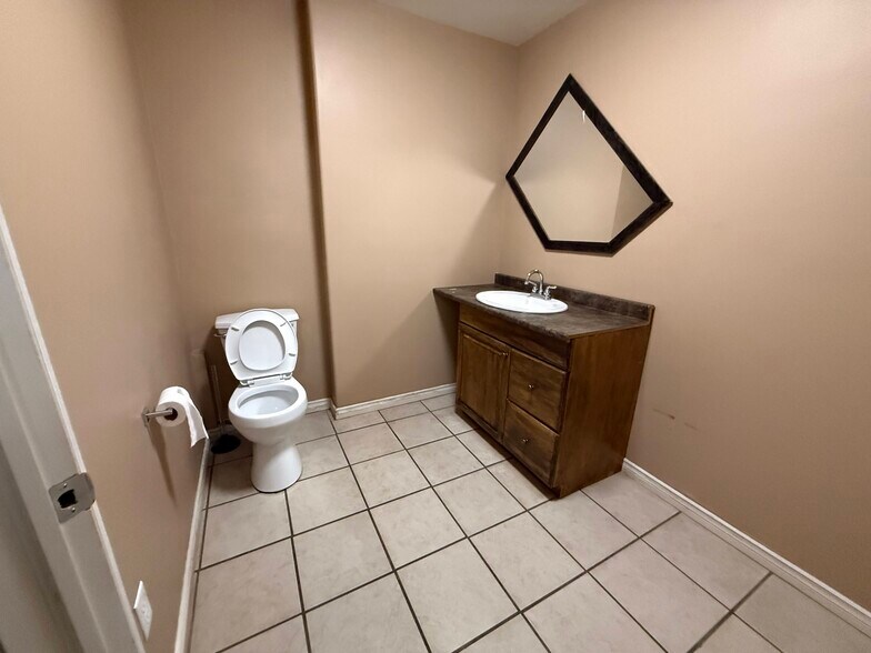 More Photos Of 2213 2 Av N, Lethbridge Service For Lease