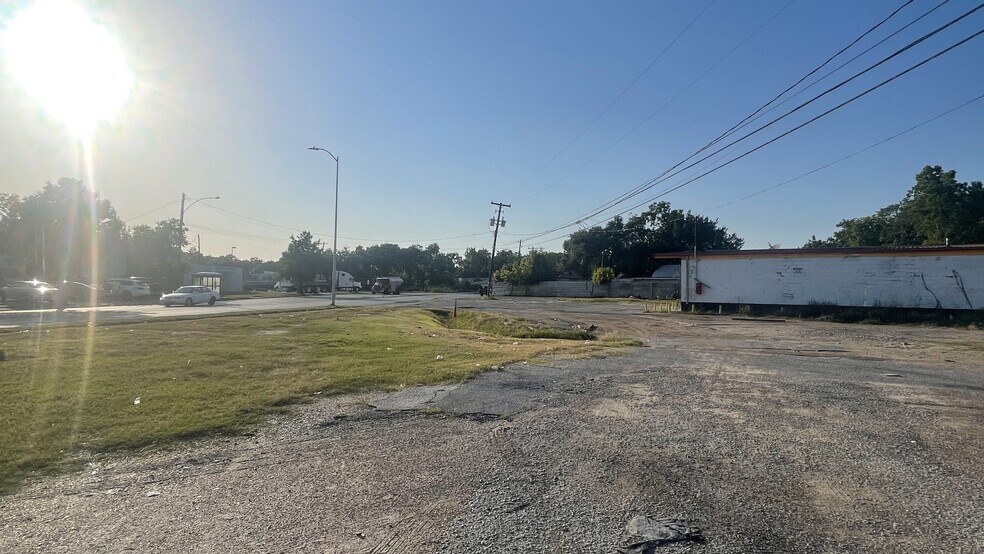 3802 Lockwood Dr, Houston, TX 77026 Convenience Store For Sale