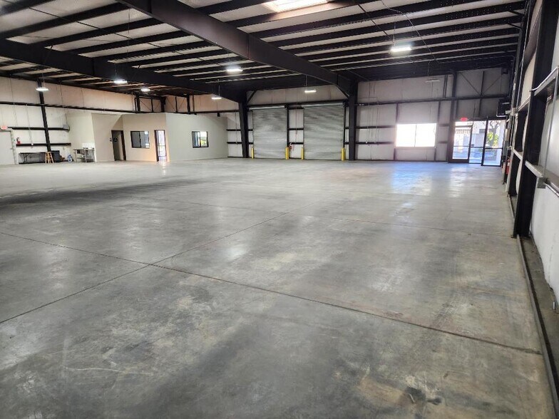 More Photos Of 4565 Skyway Dr, Olivehurst Warehouse For Lease