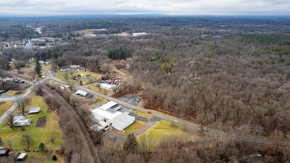 More Photos Of 180 Ushers Rd, Round Lake Warehouse For Sale