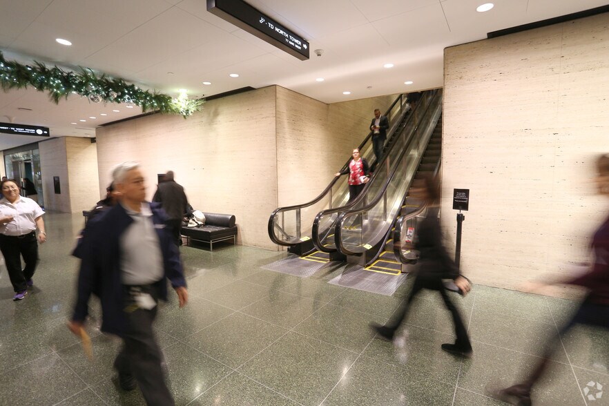 More Photos Of 77 King St W, Toronto Office For Lease