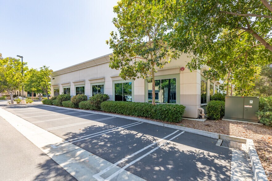 More Photos Of 2030 Corte Del Nogal, Carlsbad Office For Lease