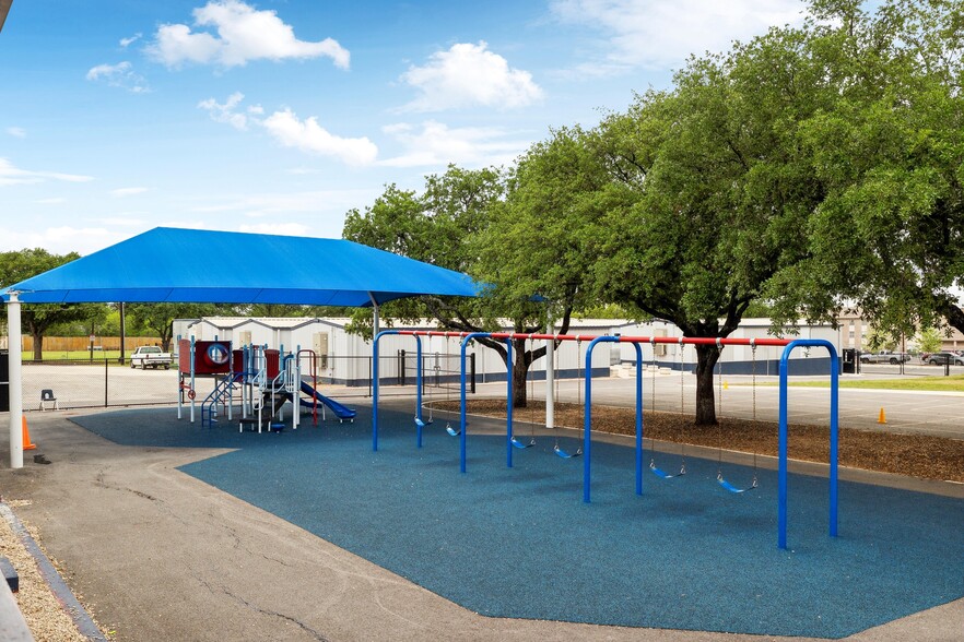 More Photos Of 1826 Basse Rd, San Antonio Schools For Sale