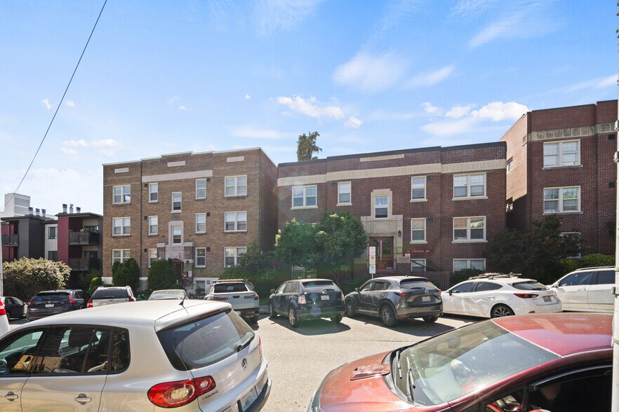 More Photos Of , Seattle Multifamily For Sale
