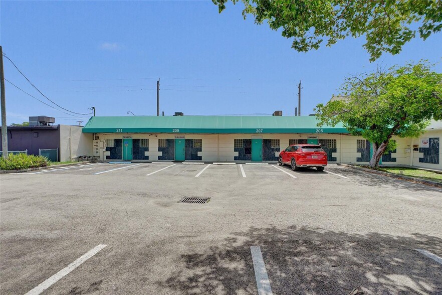 More Photos Of 201-211 E Hallandale Beach Blvd, Hallandale Beach Medical For Lease