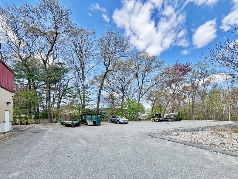 More Photos Of 2 Rockview Way, Rockland Industrial For Lease