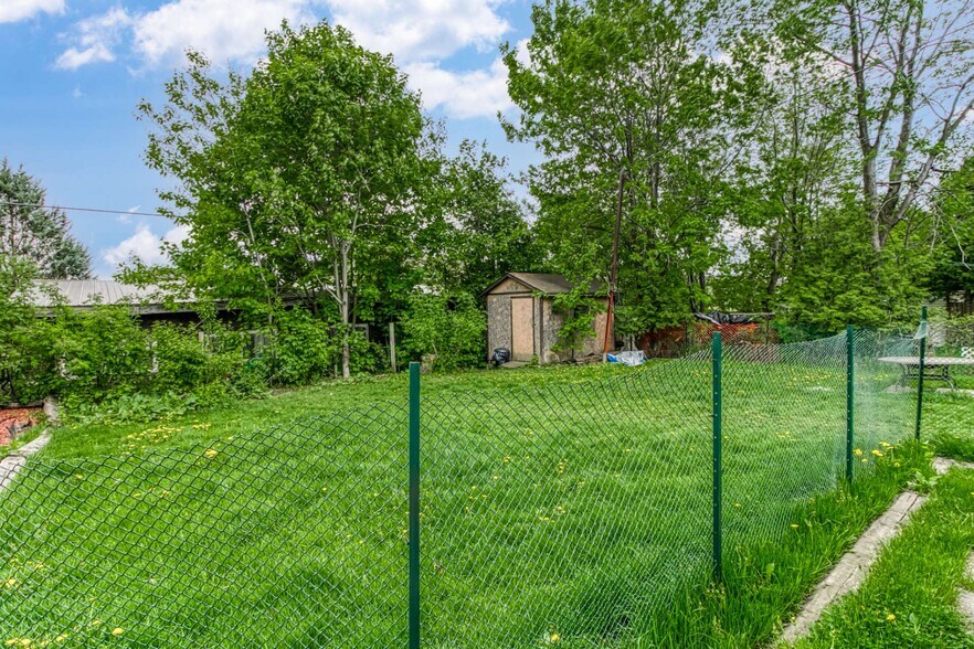 More Photos Of 22 Whittaker St, Sudbury Multifamily For Sale