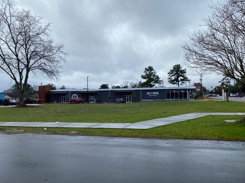More Photos Of 605 N Main St, Summerville Storefront Retail Office For Lease