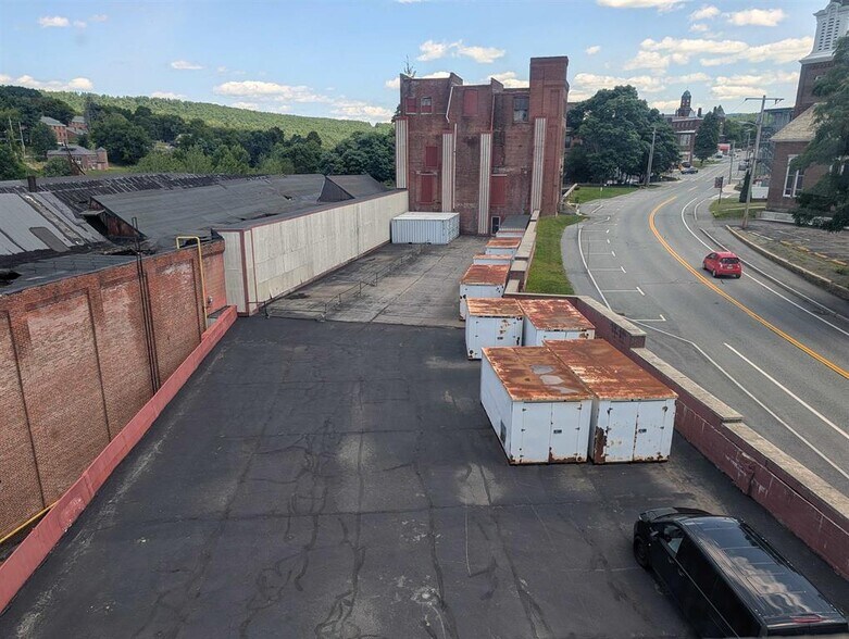 More Photos Of 91 Main St, Claremont Self Storage For Sale