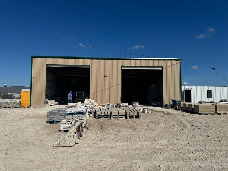 Primary Photo Of 450 Private Road 917, Georgetown Warehouse For Sale