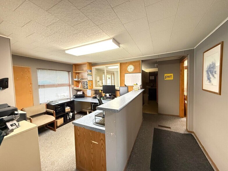 More Photos Of 1104 Ashmun St, Sault Sainte Marie Office For Sale