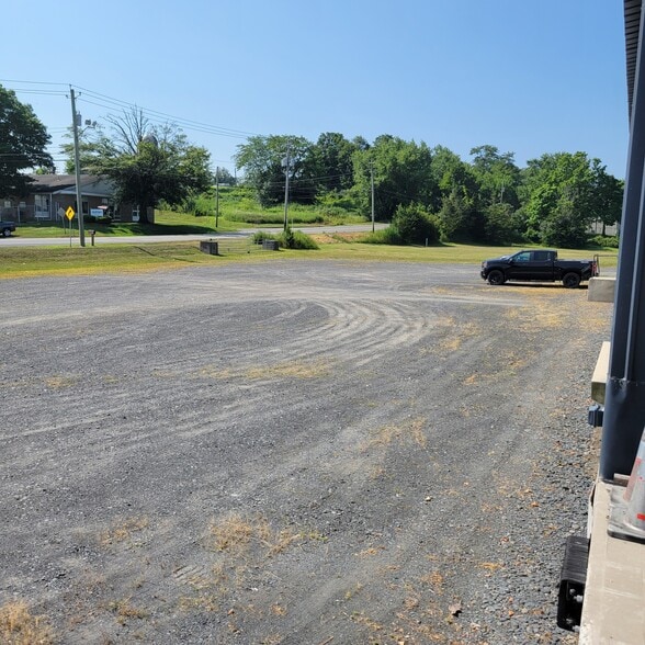 More Photos Of 907 Pulaski Hwy, Goshen Service For Sale