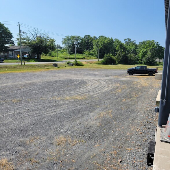 More Photos Of 907 Pulaski Hwy, Goshen Service For Sale