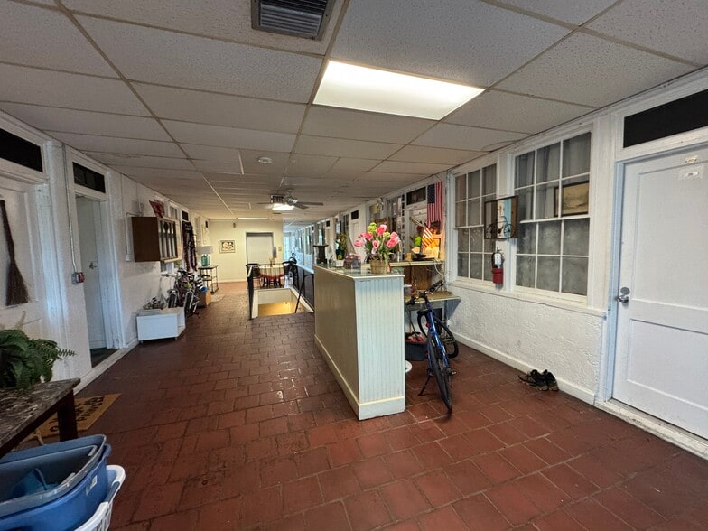 More Photos Of 229 W Venice Ave, Venice General Retail For Sale