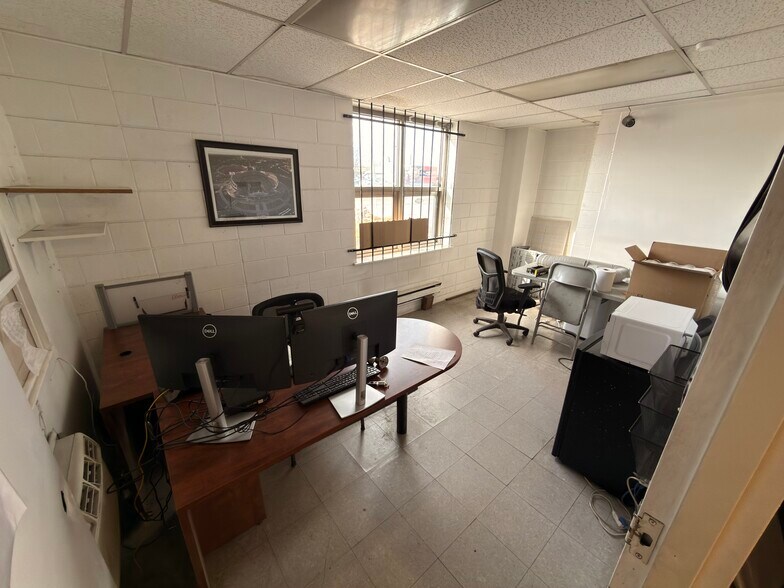 More Photos Of 11607 E Colfax Ave, Aurora Auto Repair For Lease