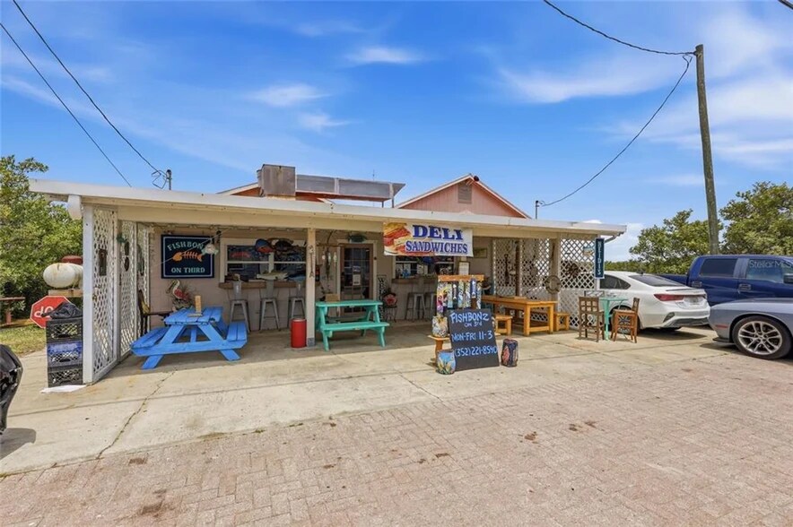Primary Photo Of 505 3rd St, Cedar Key Restaurant For Sale