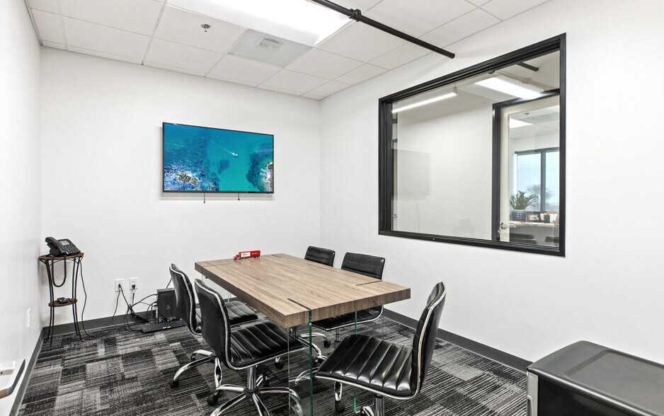 More Photos Of 635 Camino de los Mares, San Clemente Office For Sale