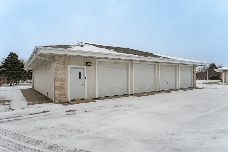 More Photos Of 202 5th St SE, Kasson Flex For Sale