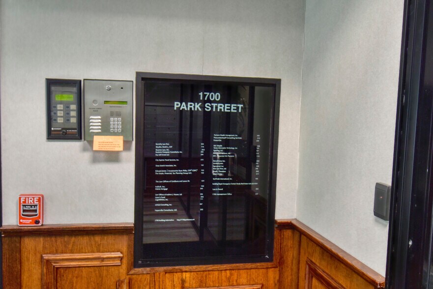 More Photos Of 1700 Park St, Naperville Office For Lease