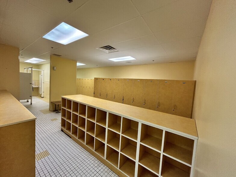 More Photos Of 2440 Clare Ln Ne, Rochester Flex For Sale