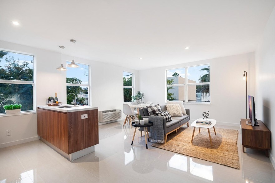 More Photos Of 924 Marseille Dr, Miami Beach Apartments For Sale
