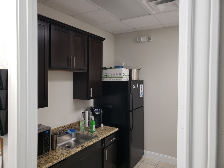 More Photos Of 3900 S Stonebridge Dr, McKinney Medical For Lease