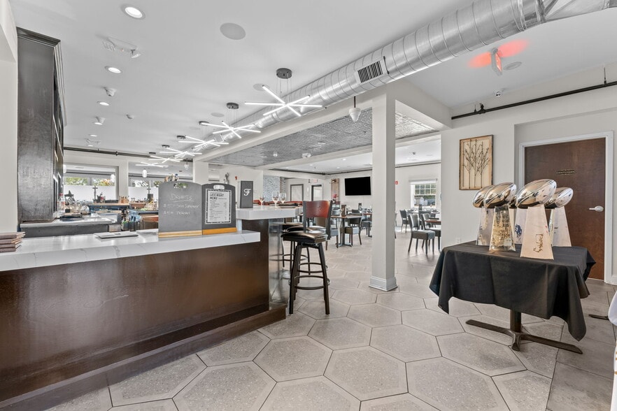 More Photos Of 119 Washington St, Plainville Restaurant For Lease