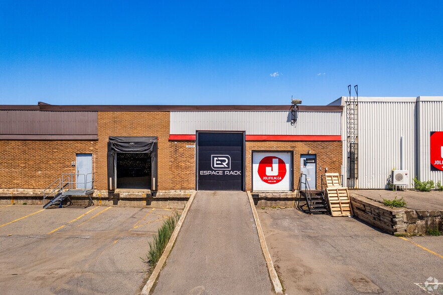 More Photos Of 5600-5620 Rue Ferrier, Mt Royal Warehouse For Lease