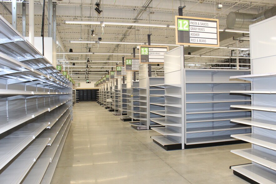 More Photos Of 6711 Ritchie Hwy, Glen Burnie General Retail For Lease