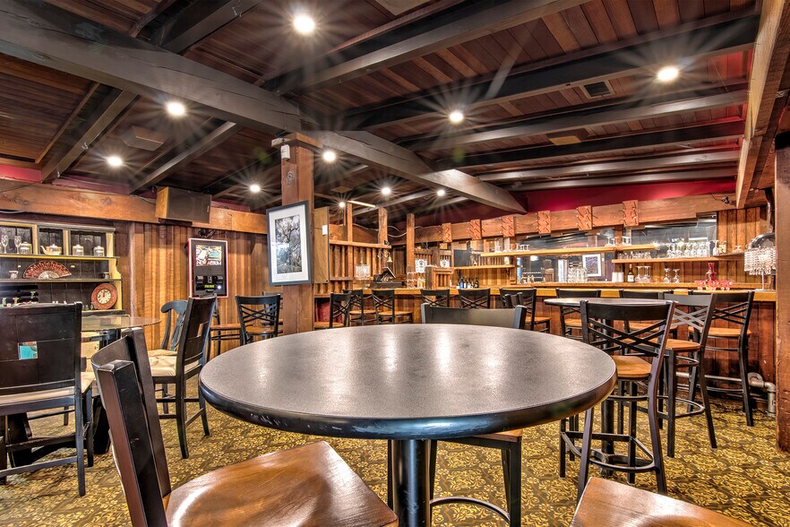 More Photos Of 54905 N Circle Dr, Idyllwild-Pine Cove Restaurant For Lease