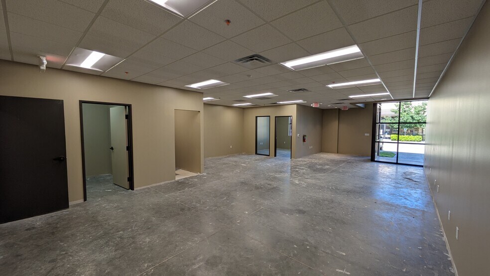 More Photos Of 275 SE Inner Loop, Georgetown Freestanding For Lease