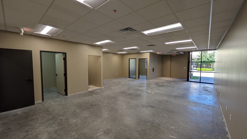 More Photos Of 275 SE Inner Loop, Georgetown Freestanding For Lease