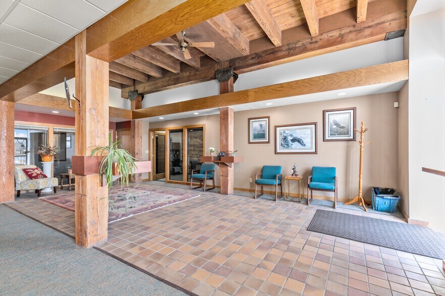 More Photos Of 600 S Main St, Oshkosh Office For Lease