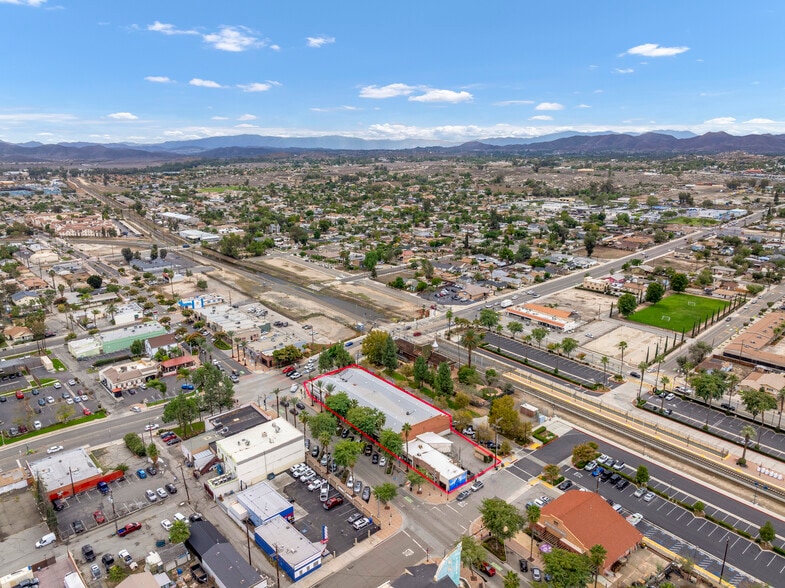 More Photos Of 334 S D St, Perris Storefront For Sale