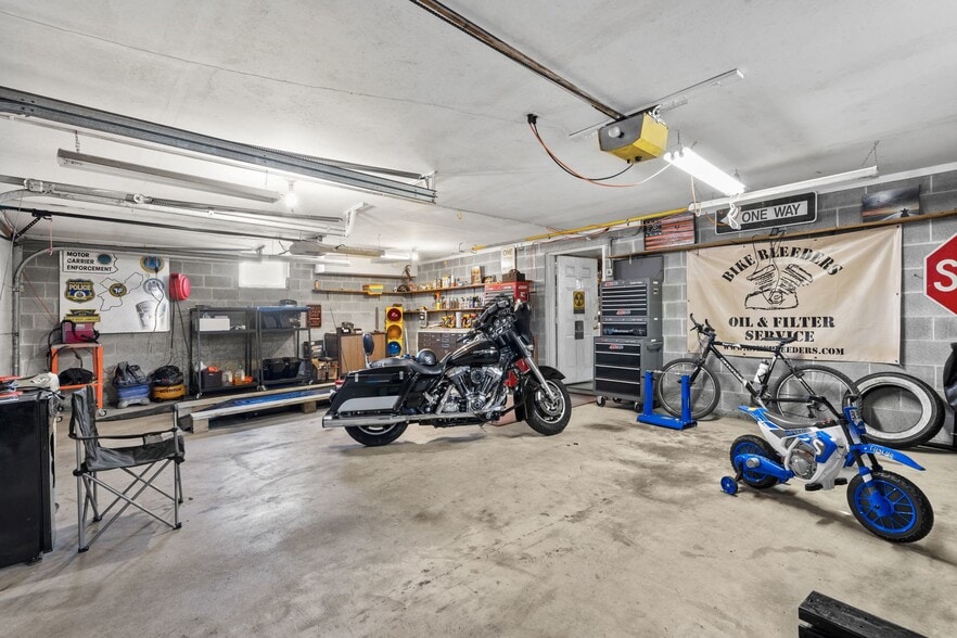 More Photos Of 309 Lynwood Ave, Jenkintown Warehouse For Sale