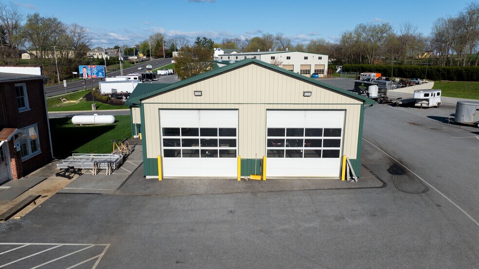 More Photos Of 2969 Lincoln Hwy E, Gordonville Flex For Lease