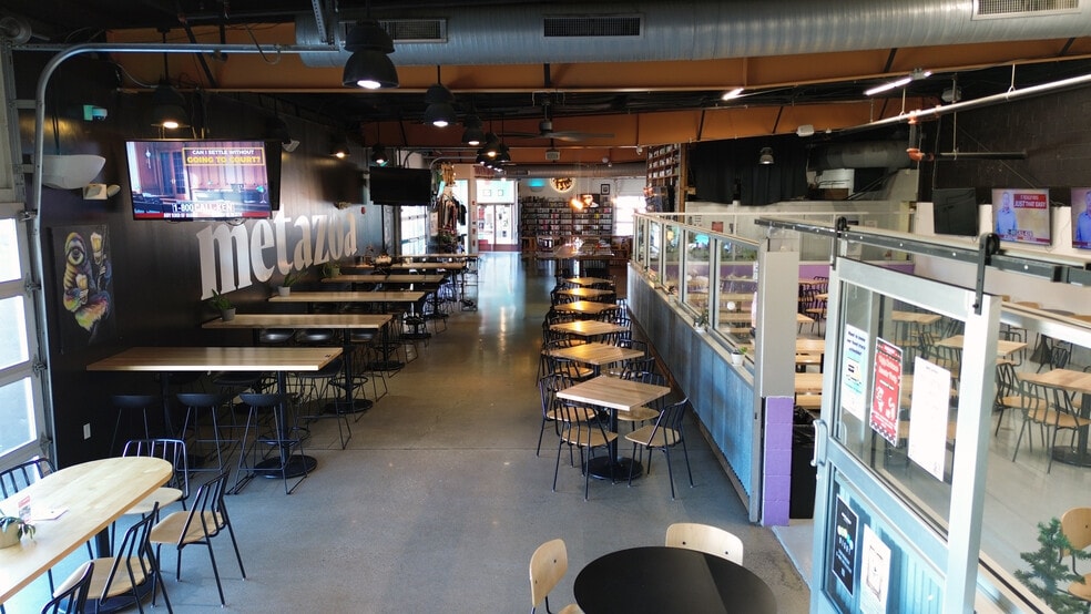 More Photos Of 140 S College Ave, Indianapolis General Retail For Lease