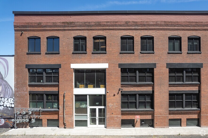 More Photos Of 105-117 SE Taylor St, Portland Office For Lease