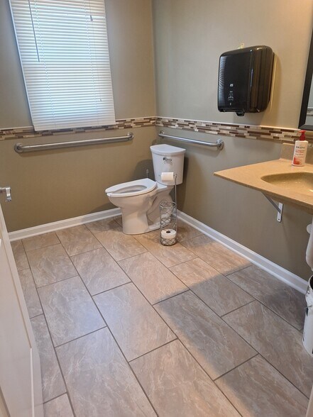 More Photos Of 329 Kenmore Ave, Bel Air Freestanding For Lease
