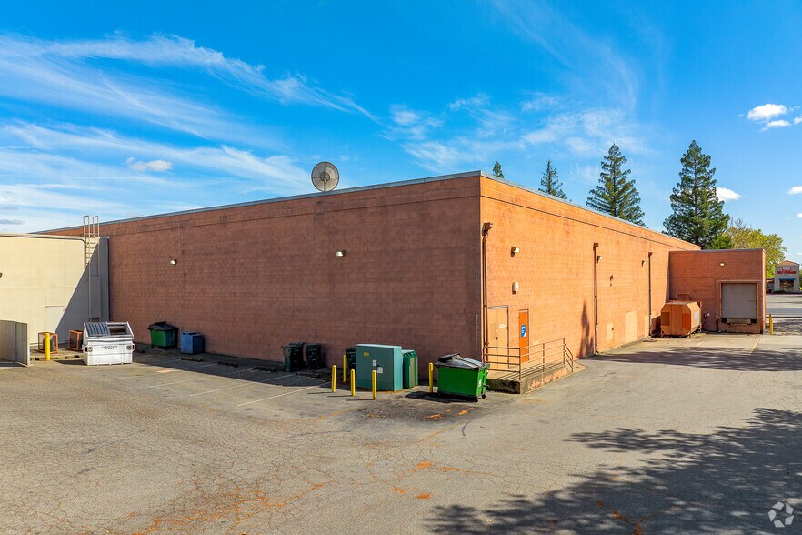More Photos Of 4010 Foothills Blvd, Roseville Unknown For Lease