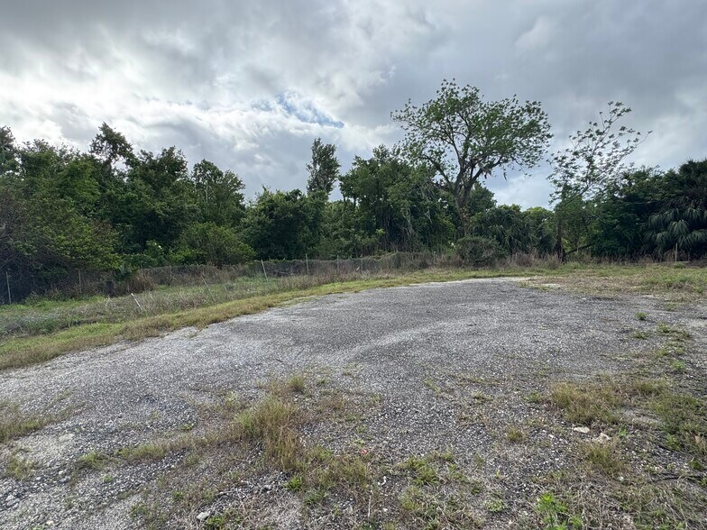 More Photos Of 752 County Rd 426, Oviedo Land For Lease